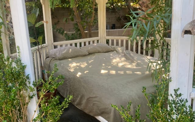 Magnifique logement indépendant dans un jardin privé, véritable oasis...