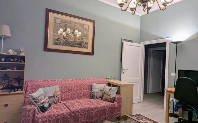 Habitación compartida en un piso naturista