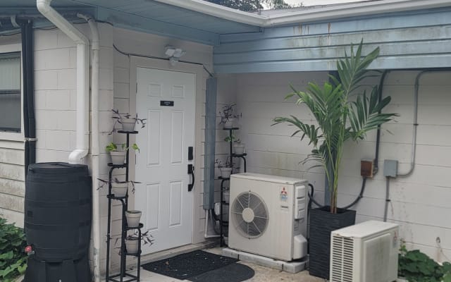 Twin Pines Studios — Small, Cozy, and Right Where You Want to Be in FL