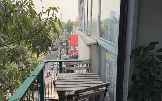 Bel appartement bien situé avec un beau balcon