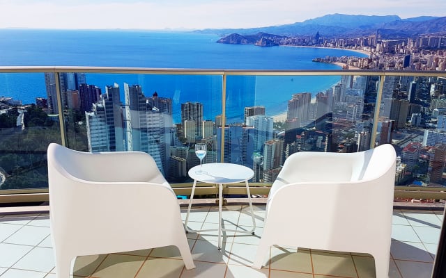 Piso 40 - Apartamento com terraço privado e vista para o mar