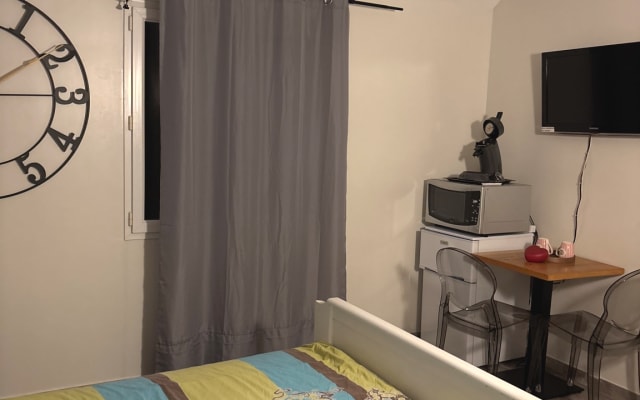 Chambre au calme dans un quartier tranquille proche Angers et Trélazé