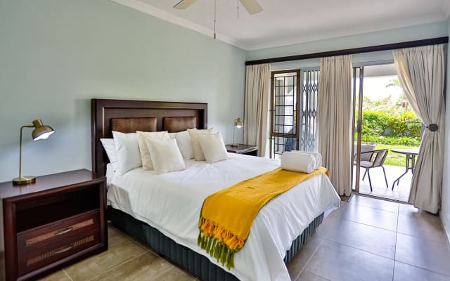 Beautiful apartment within 2min walk to the main beach.