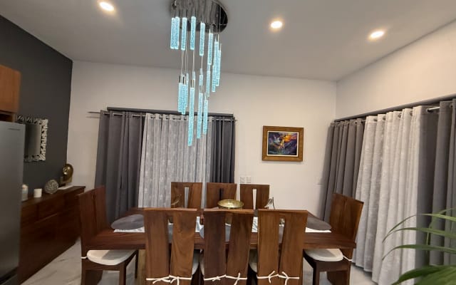 Casa Puesta Del Sol è una moderna casa in collina alimentata a energia 