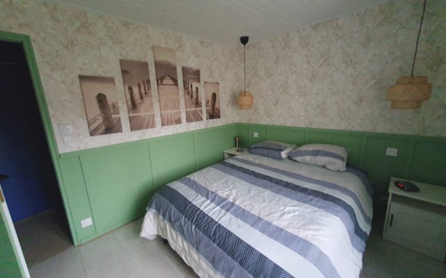 room in country house 15 min from naturist beach