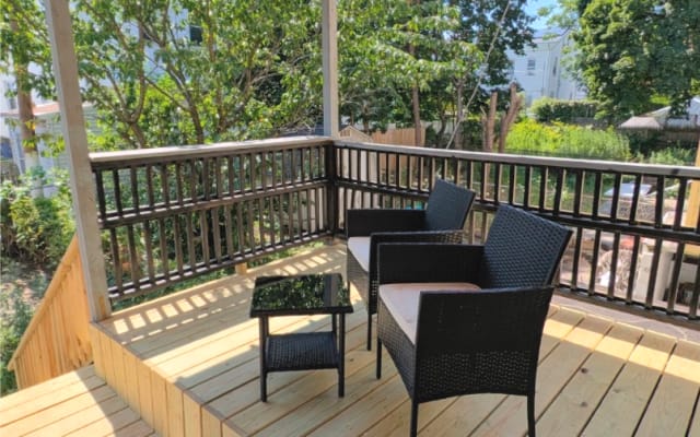 Sunny, Private Deck & Garden - Pampering Room for Rent