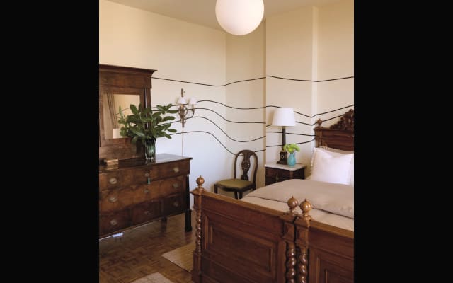 La Vilma Suite ofrece cama king, ropa de cama fina baño privado, sala...