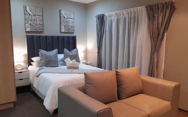 The Prestige Escape• Elegant Living at Bains Lodge