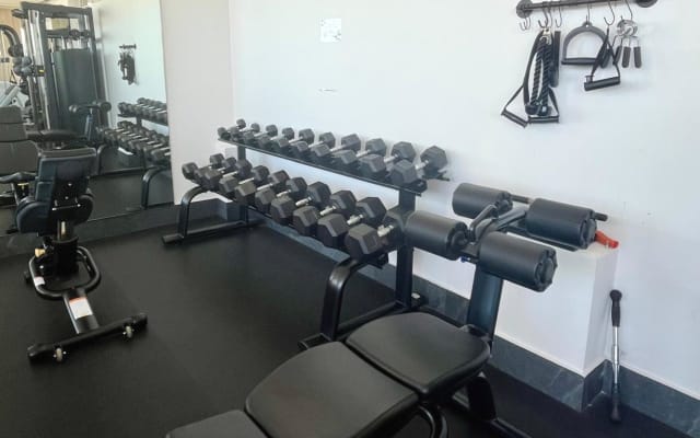 Christian's listing on misterb&b - The rooftop fitness center is available 24 hours a day and has everything you need for your fitness routine. 