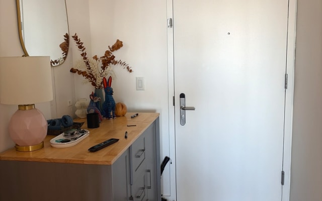 Cozy Private Room in Jersey City – 5 min Walk to Journal Square PATH - Picture 4