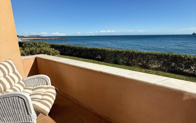 Apartamento naturista em frente ao mar