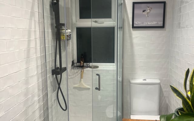 Habitación doble espaciosa privada en dúplex de época