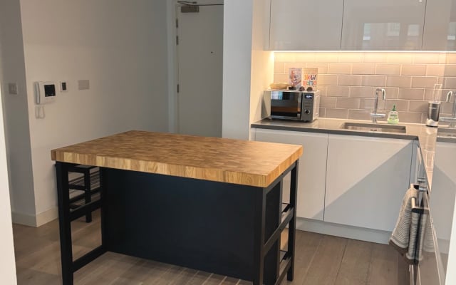 Cosy stay in East London - close to City Airport and Excel