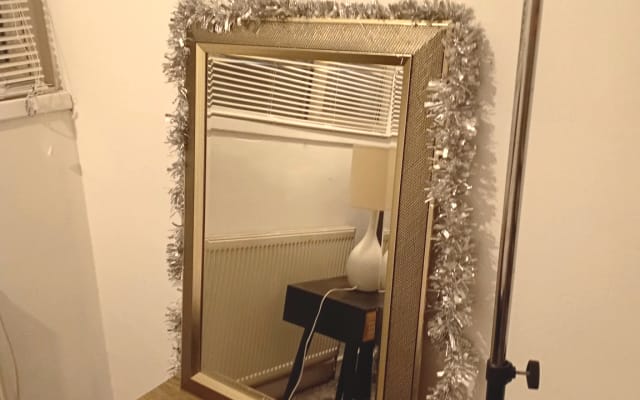 Lovely Room in East London close to many transportation to central!