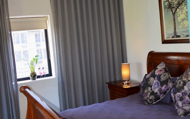 Large, luxurious, self-catering apartment in the city bowl