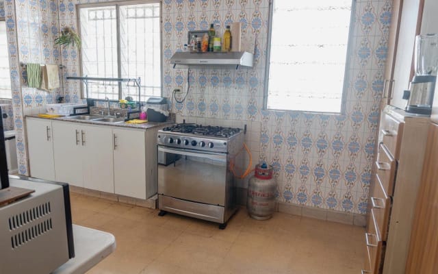 Anúncio de Hernan em misterb&b - Fully equipped kitchen - gas stove 6 spots