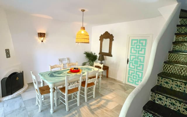 Patio Alcornocal by Residea