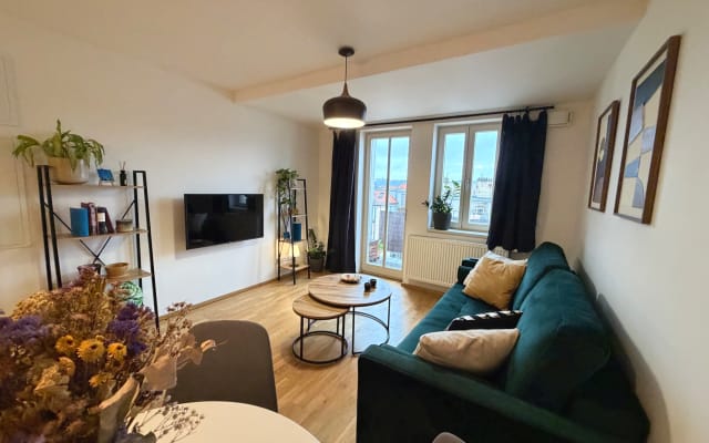 Un grand appartement à proximité du parc et du centre de Prague