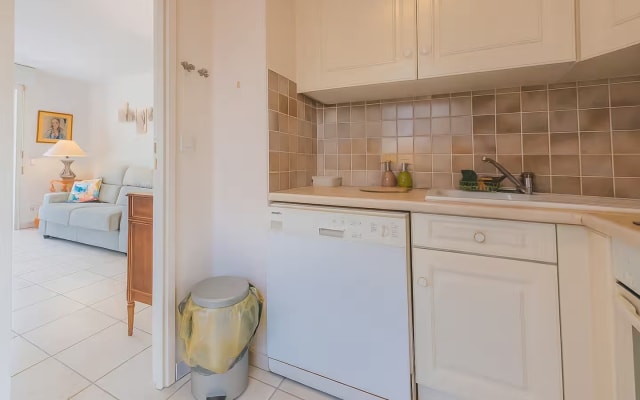 Helle Wohnung mit Terrasse & Pool - Foto 6