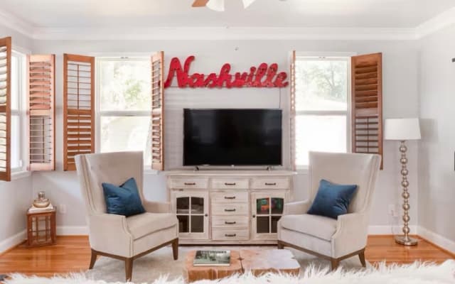 Un caldo benvenuto a Nashville con eleganza e raffinatezza