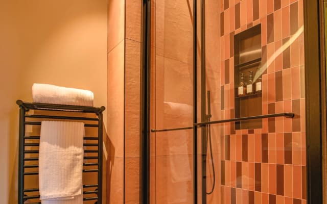 James's listing on misterb&b - En-suite bathroom 