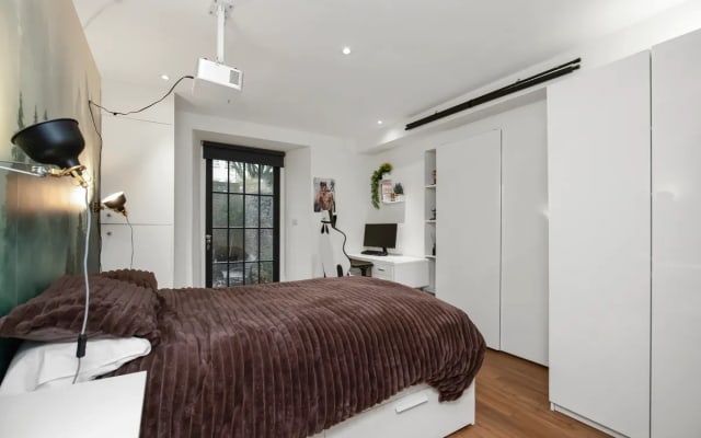 Fabulous two bedroom flat close to city centre