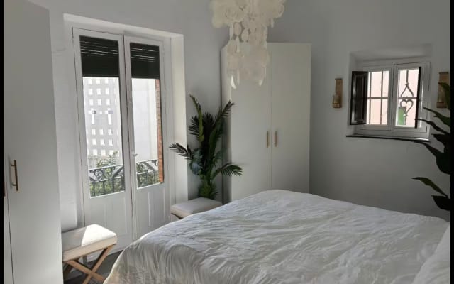 2BR Cathedral & Giralda Views, Rooftop Terrace ! - Photo 10