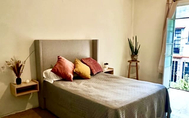 Komfortables Zimmer mit Balkon in La Condesa