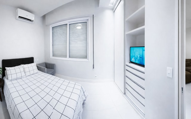 Private Room in Premium Apartment in Lagoa metro opposite