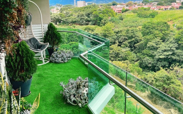 Room in a great location /great view