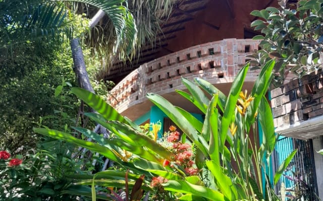 Spacious Secluded Sanctuary with Mexican Charm
