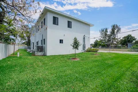 Neugebautes Townhome bei Wilton Manors