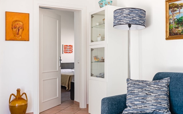 Ischia room: room & garden in the heart of Ischia (adult only)