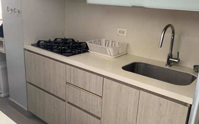 Zwei-Schlafzimmer-TOP FLOOR zu vermieten in Sabaneta! Langfristig 3...