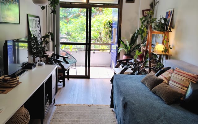 Apt in Jurerê 01 block from the beach