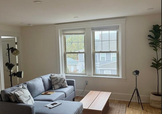 ¡2-BR luminoso, moderno apartamento!