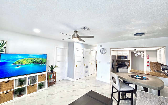     Villa 1 • 2bed/2bath Waterfront Resort • Walk to Wilton Drive  - Picture 10