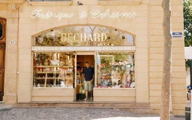 Dominiques Inserat auf misterb&b - Venez tester la très réputée Pâtisserie Béchard sur le Cours Mirabeau - Come and try the highly regarded Pâtisserie Béchard on Cours Mirabeau
