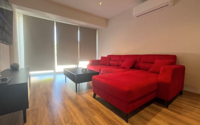Retiro de lujo en Larnaca | Tranquilidad y LGBTQ+ friendly