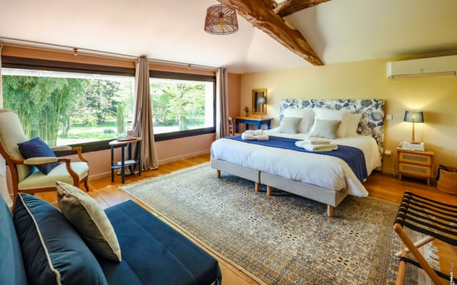 Quarto luminoso e tranquilo e pequeno-almoço incluído