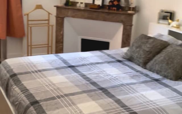 L'annuncio di Alexandre su misterb&b - VOTRE LIT KING SIZE AVEC SURMATELAS