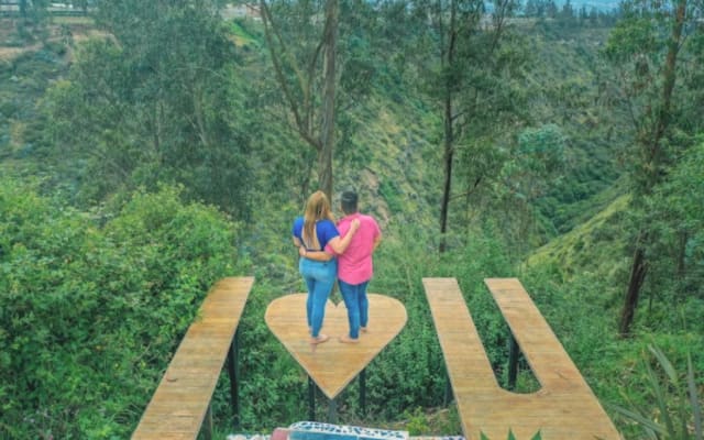 Glamping Experience close to Quito Airport