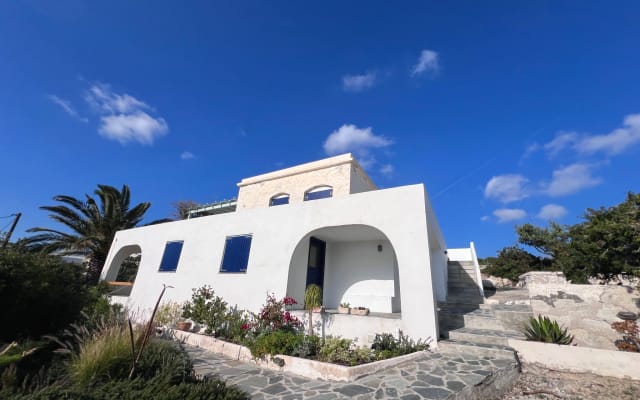 Hilltop House  - Picture 5