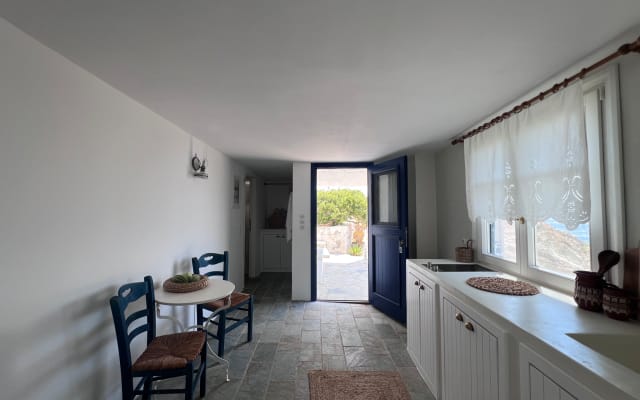 Hilltop House  - Picture 6