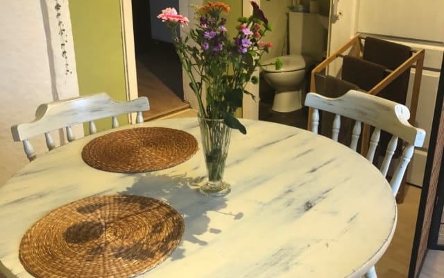 Studio confortable et spacieux dans le centre ville. Tout est privé