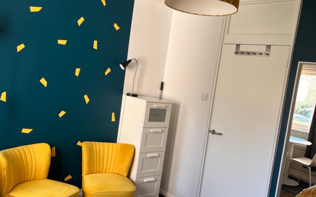 Clothing Optional London Home in Clapham, SW4