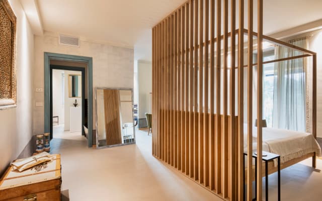 Not a hotel, but a residence for travellers,
created with love for lov