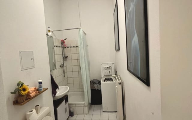 Room in queer apartment near Warschauer Straße