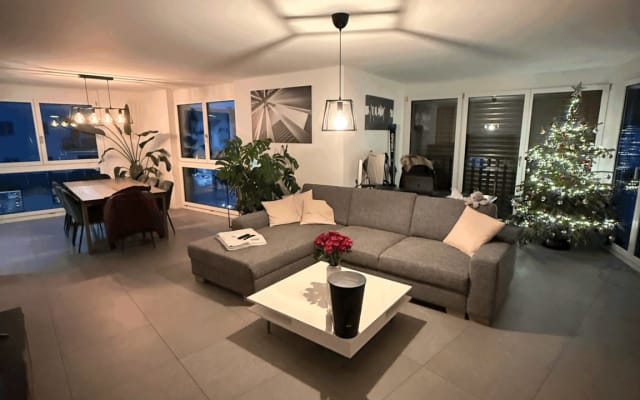 Modern and beautiful apartment with direct access to airport & center