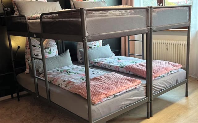 Centrally located room in apartment, 400m from the main station, own...